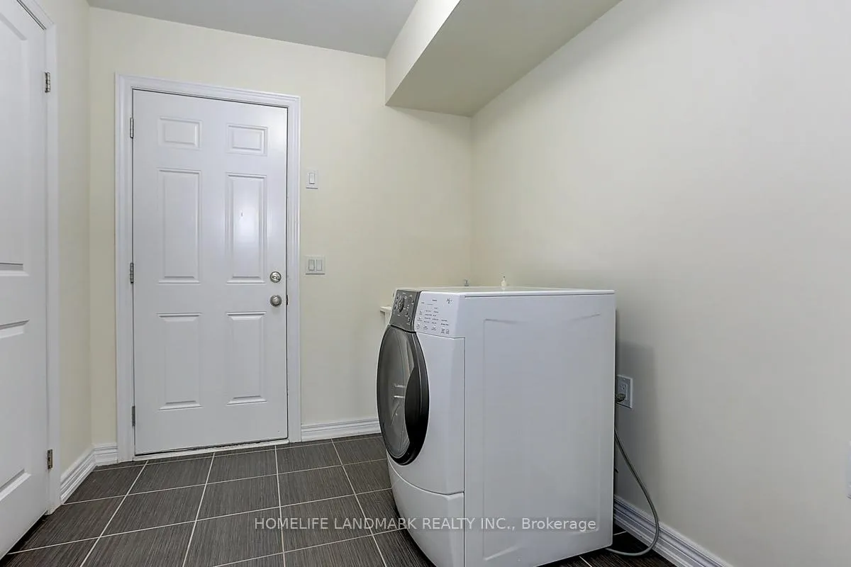 Photo 7 of 127 Memon Place, Markham, Wismer — HOMEH