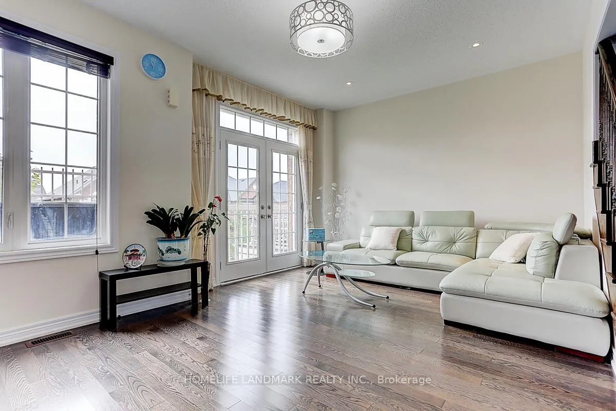 Photo 10 of 127 Memon Place, Markham, Wismer — HOMEH