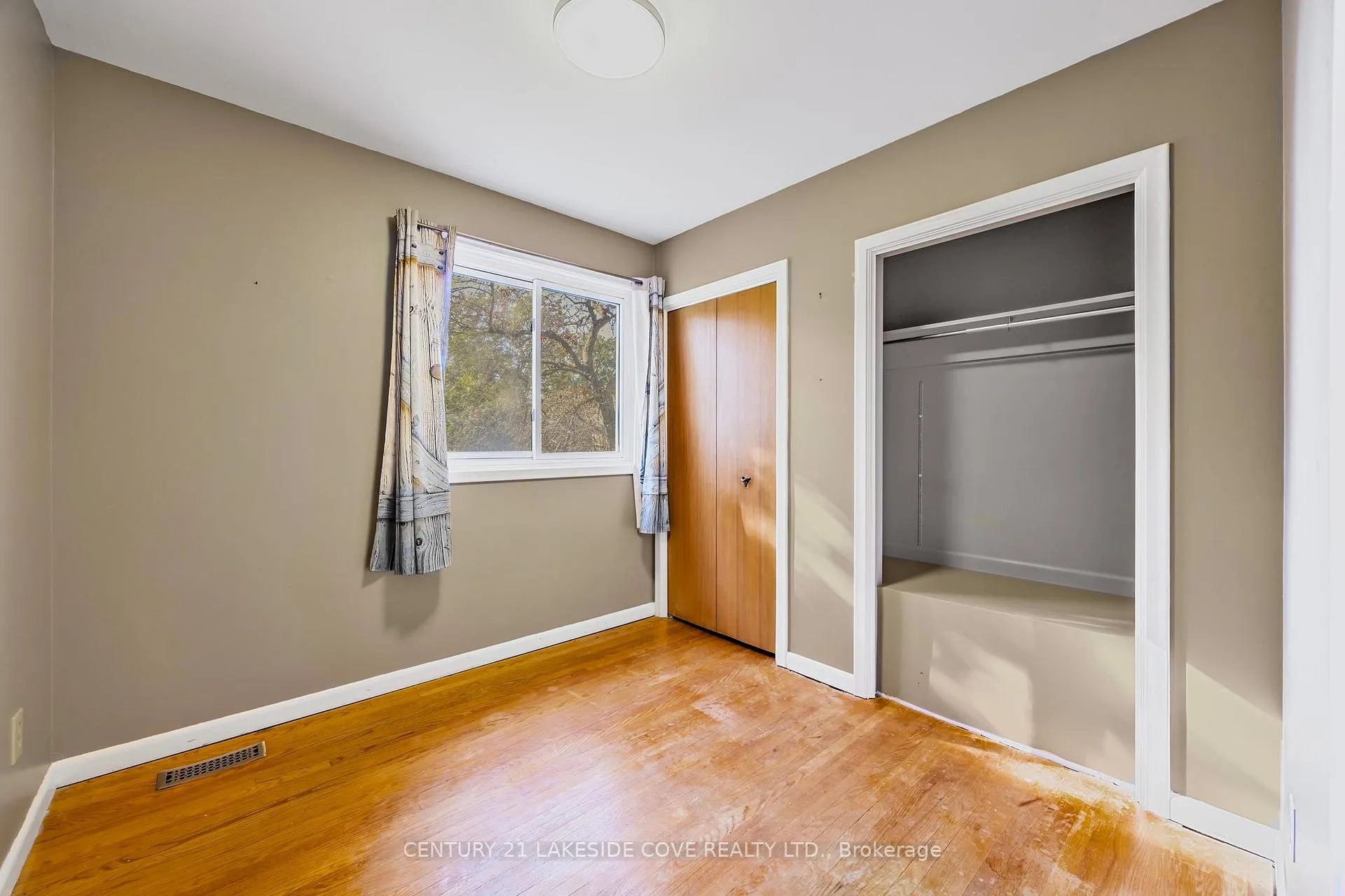 Photo 14 of 14 Ottaway Avenue, Barrie, Wellington — HOMEH