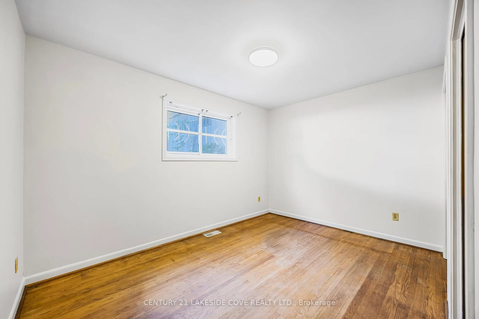 Photo 24 of 14 Ottaway Avenue, Barrie, Wellington — HOMEH