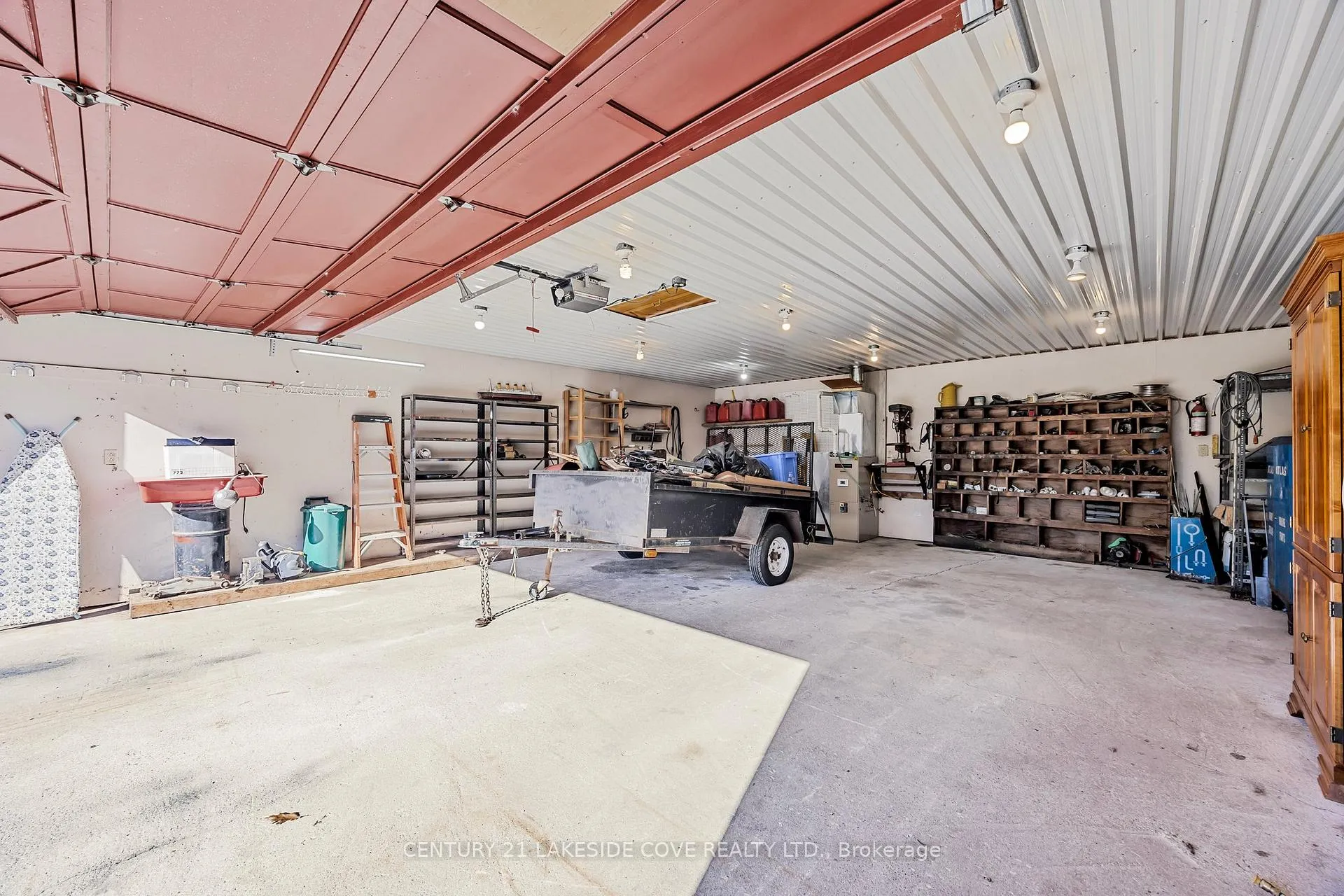 Photo 32 of 14 Ottaway Avenue, Barrie, Wellington — HOMEH