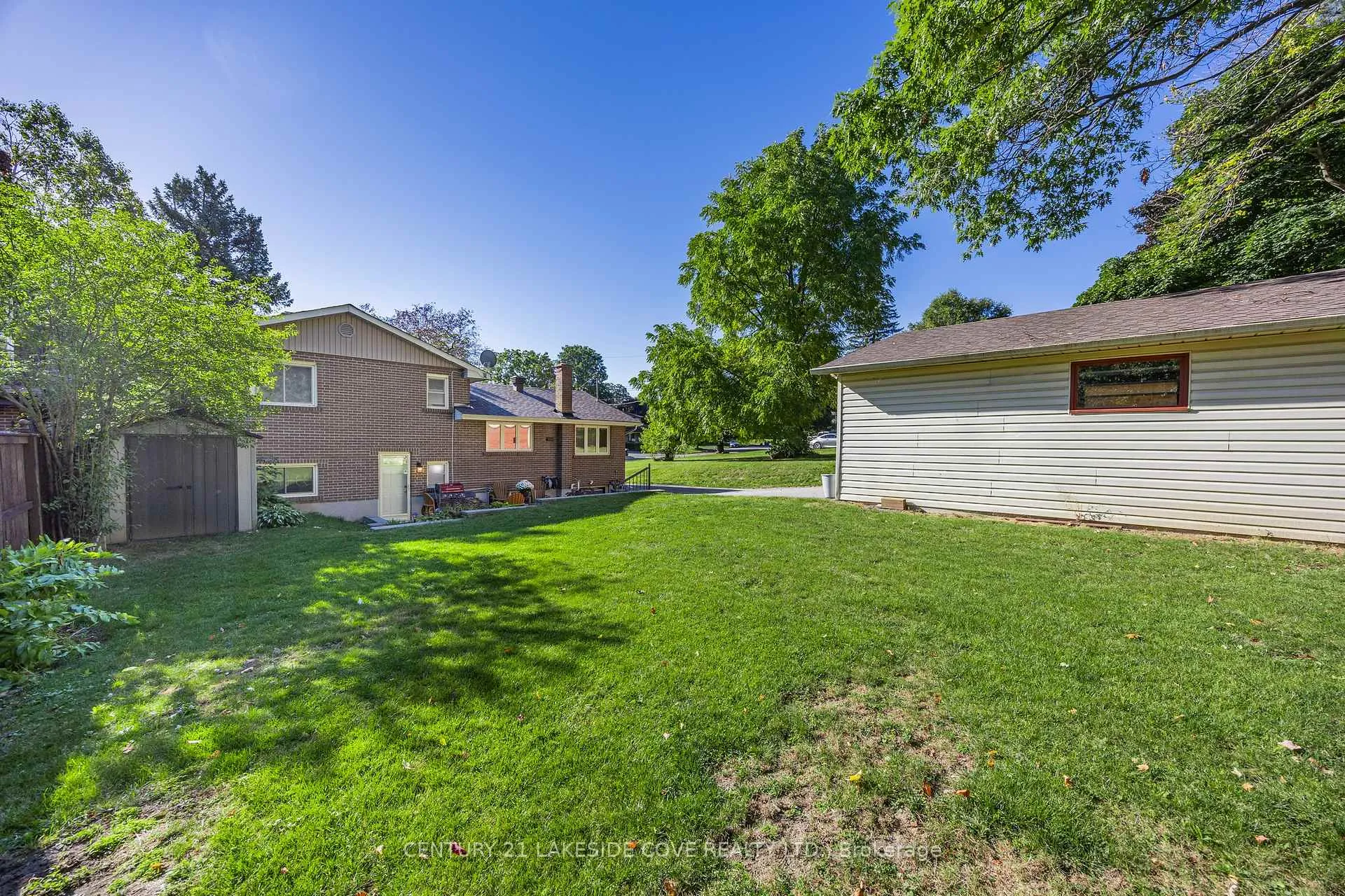 Photo 36 of 14 Ottaway Avenue, Barrie, Wellington — HOMEH