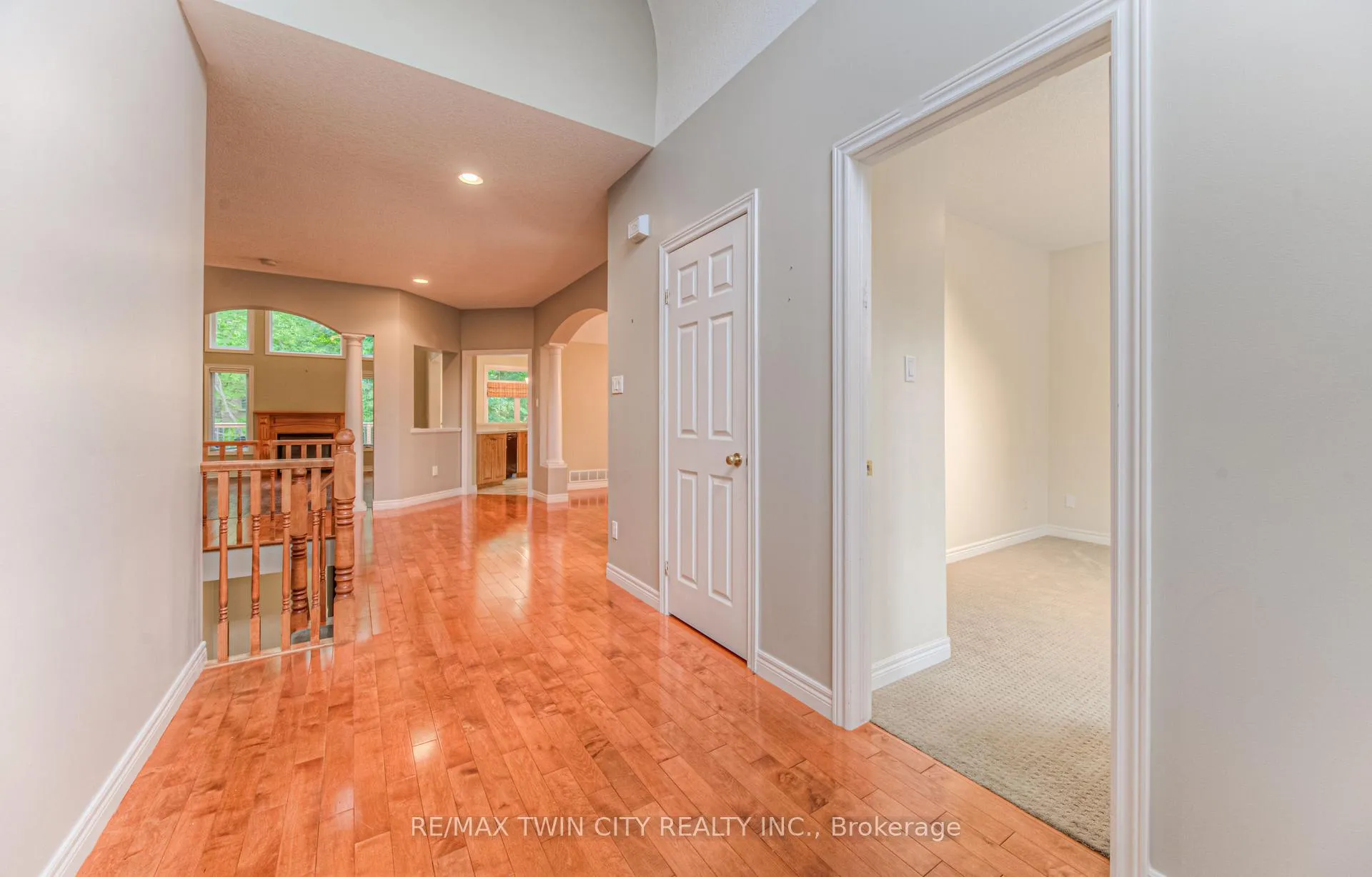Photo 4 of 532 Birchleaf Walk E, Waterloo — HOMEH