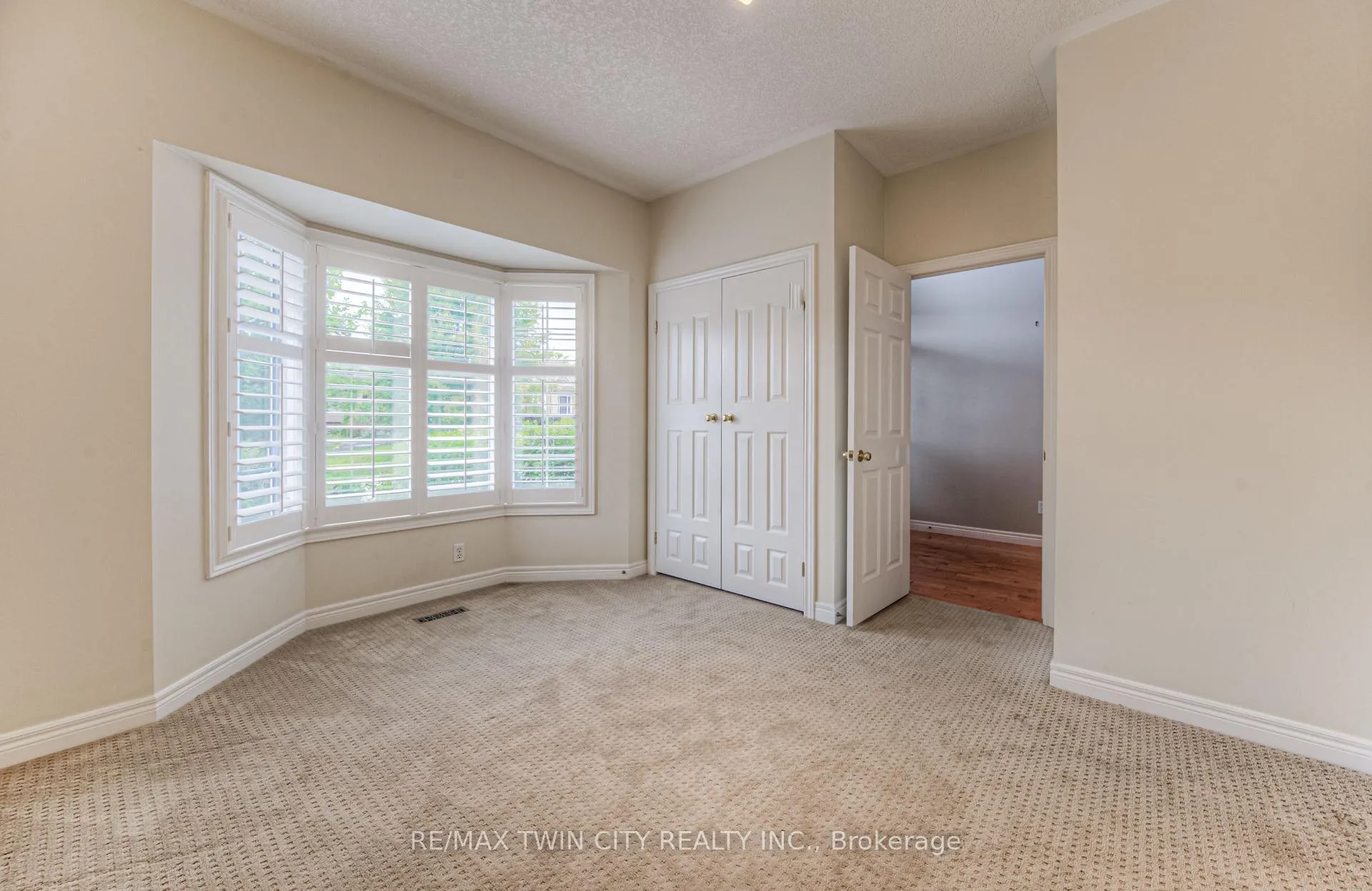 Photo 5 of 532 Birchleaf Walk E, Waterloo — HOMEH