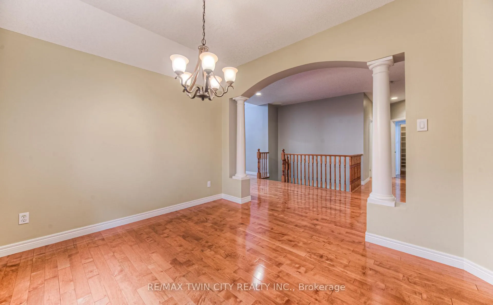 Photo 9 of 532 Birchleaf Walk E, Waterloo — HOMEH