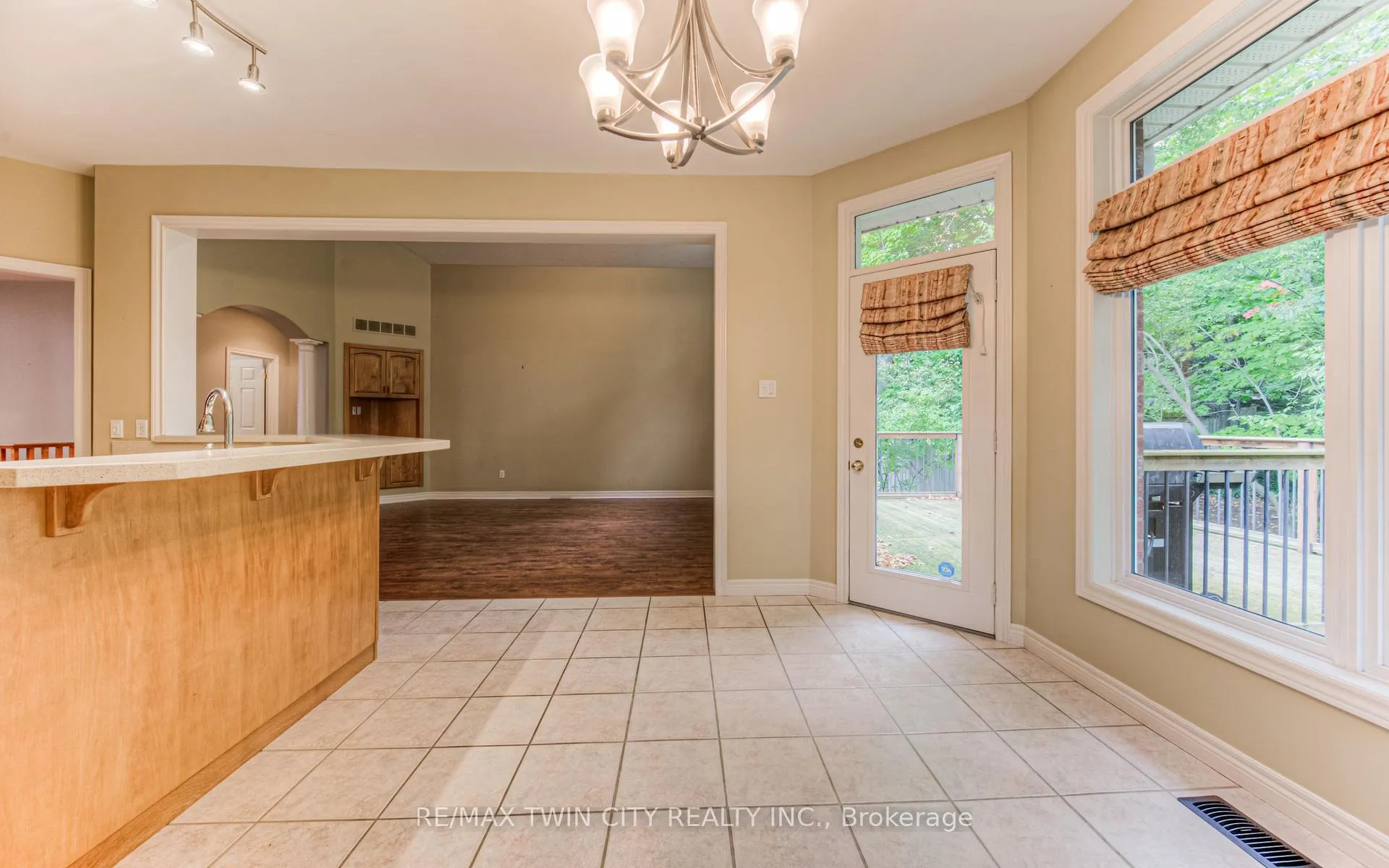 Photo 17 of 532 Birchleaf Walk E, Waterloo — HOMEH