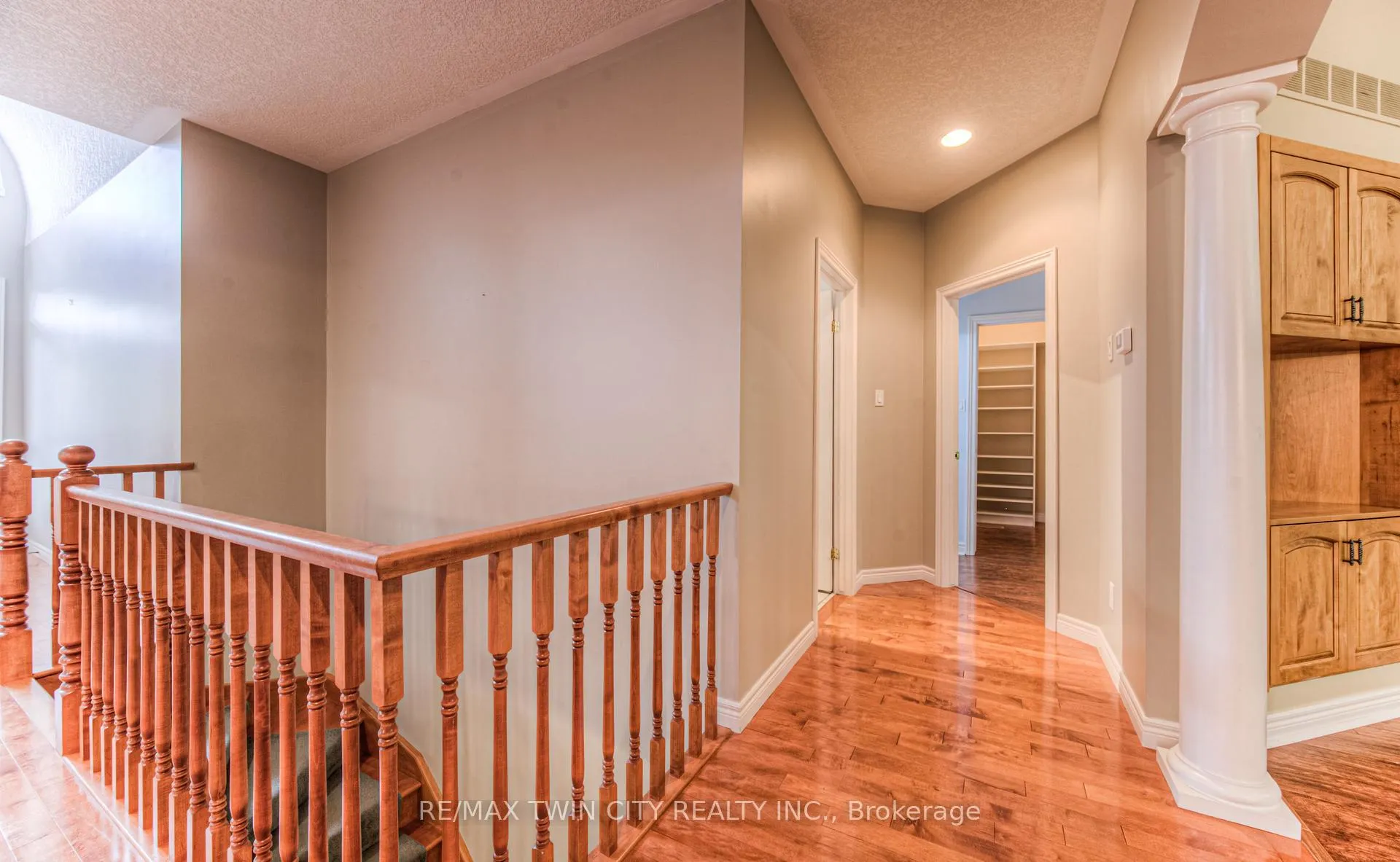 Photo 21 of 532 Birchleaf Walk E, Waterloo — HOMEH