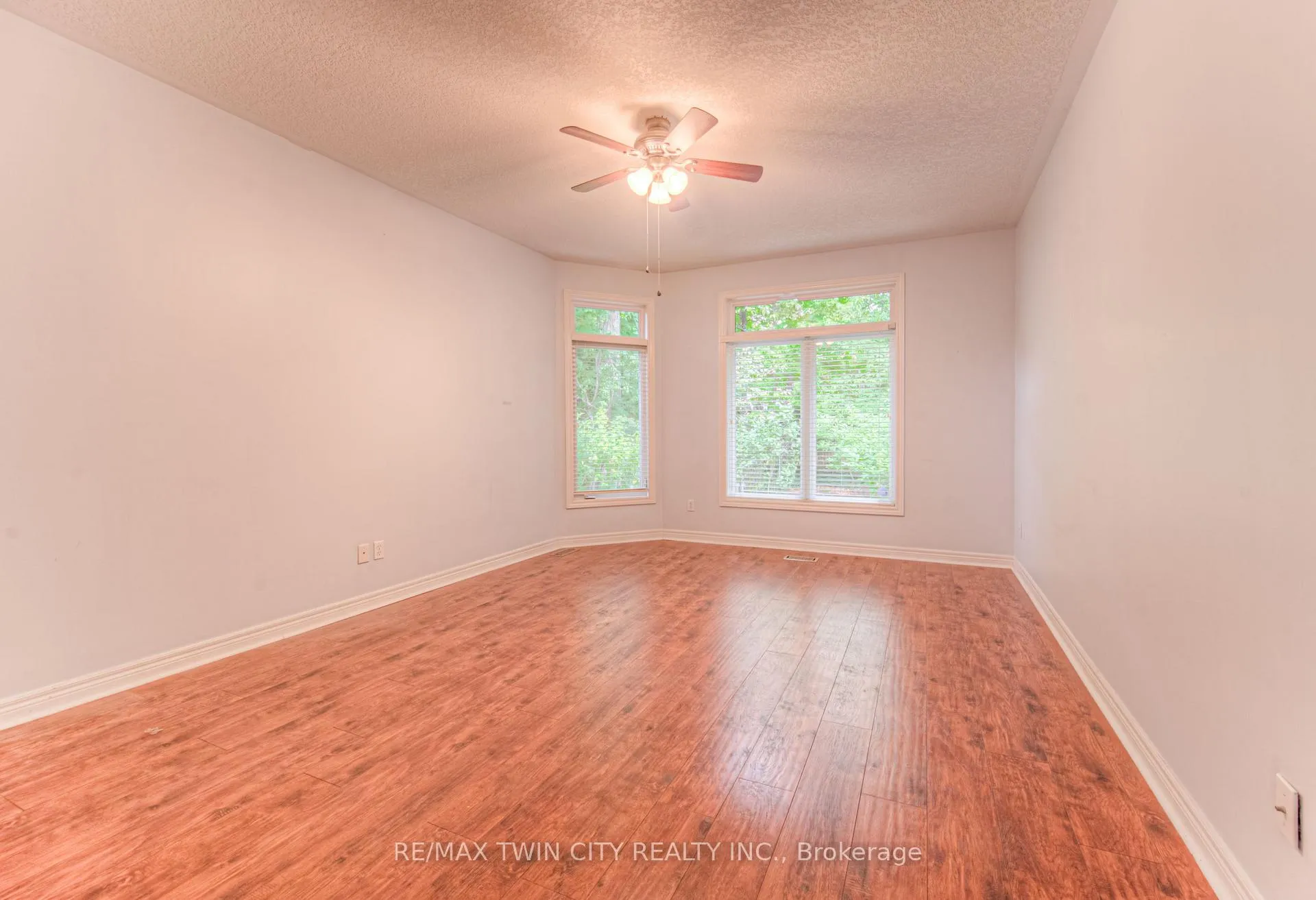 Photo 25 of 532 Birchleaf Walk E, Waterloo — HOMEH