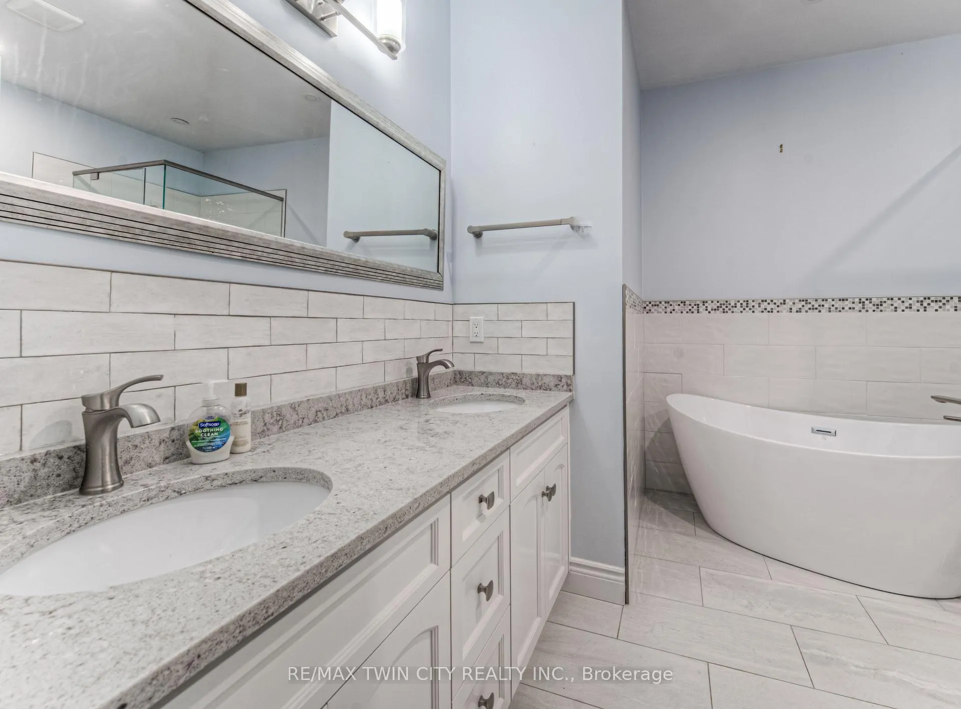 Photo 27 of 532 Birchleaf Walk E, Waterloo — HOMEH