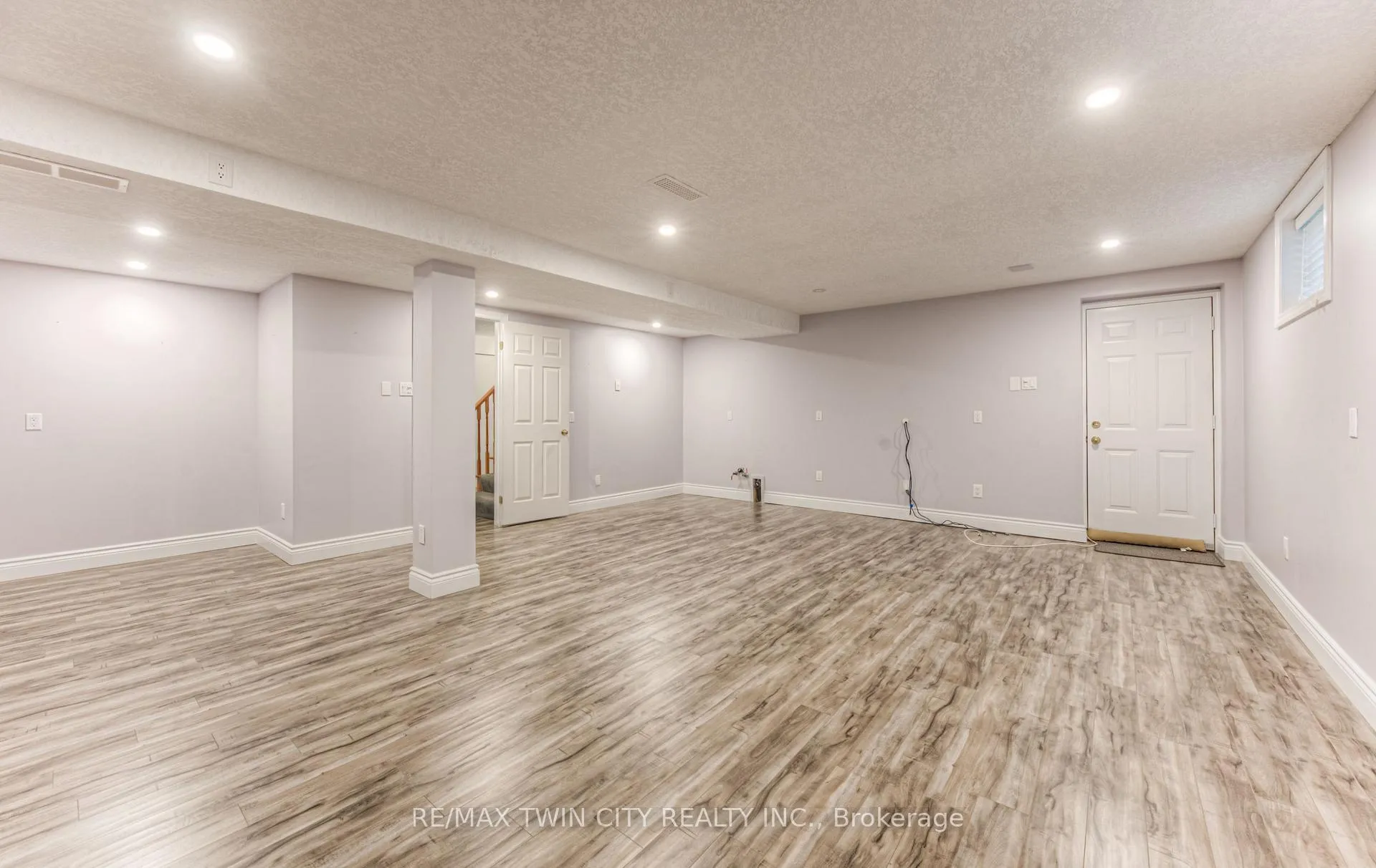 Photo 30 of 532 Birchleaf Walk E, Waterloo — HOMEH