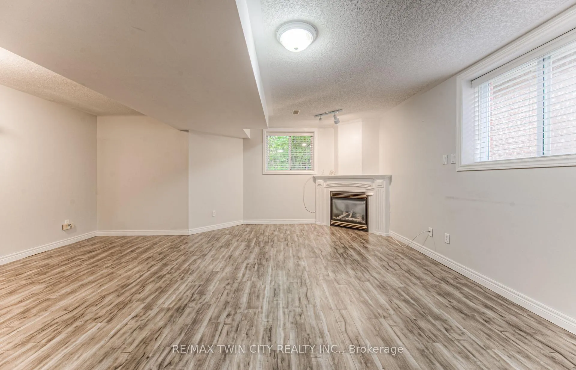 Photo 35 of 532 Birchleaf Walk E, Waterloo — HOMEH