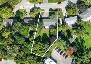 Photo 4 of 205 Merrett Drive, Barrie, Innis-Shore — HOMEH