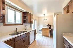 Photo 8 of 205 Merrett Drive, Barrie, Innis-Shore — HOMEH