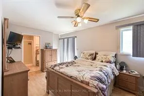 Photo 13 of 205 Merrett Drive, Barrie, Innis-Shore — HOMEH
