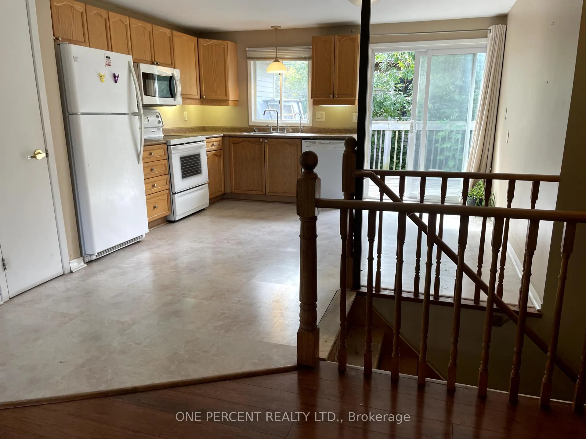 Photo 2 of 18 Craig Crescent N, Barrie, Sunnidale — HOMEH