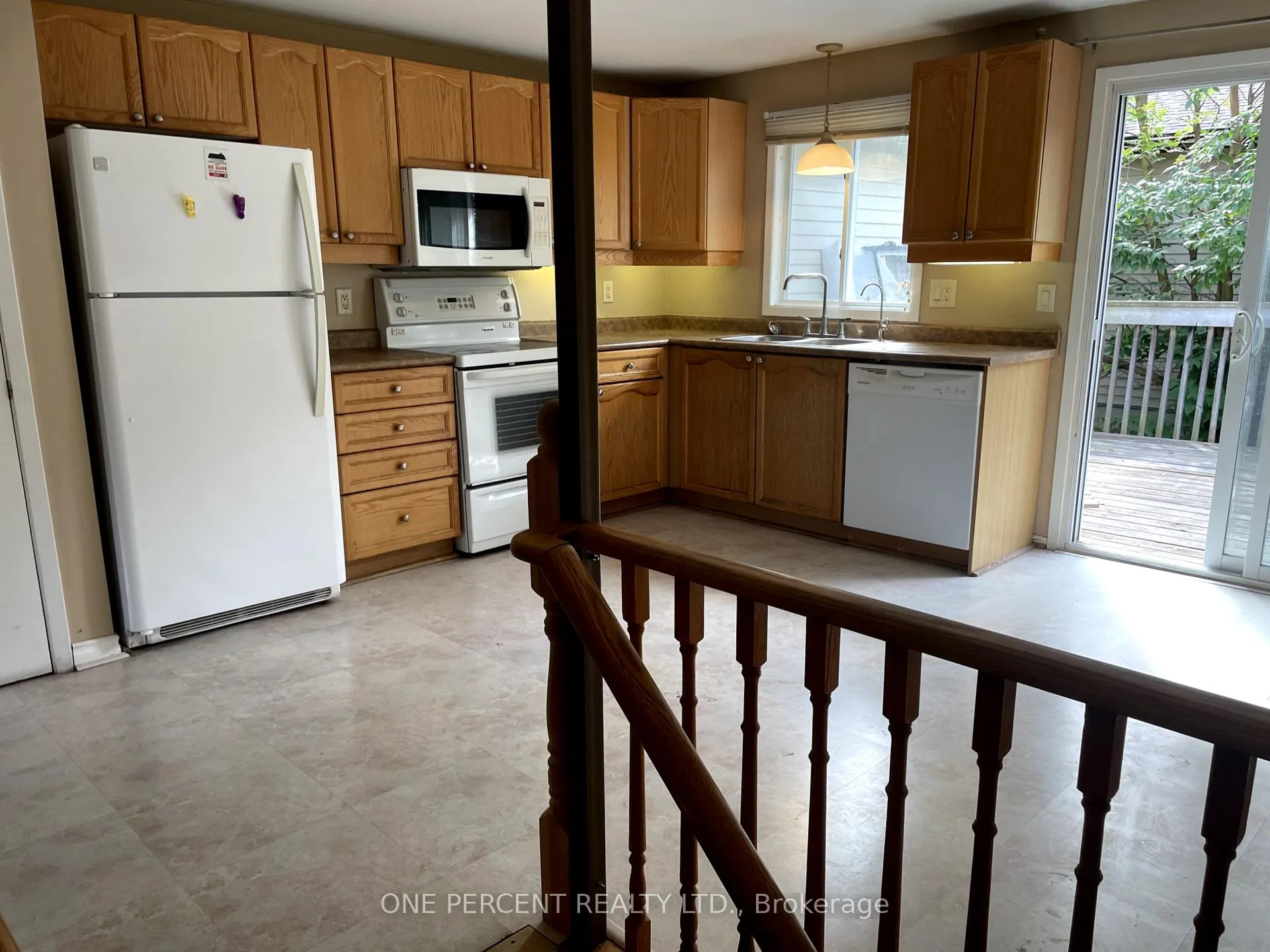 Photo 4 of 18 Craig Crescent N, Barrie, Sunnidale — HOMEH