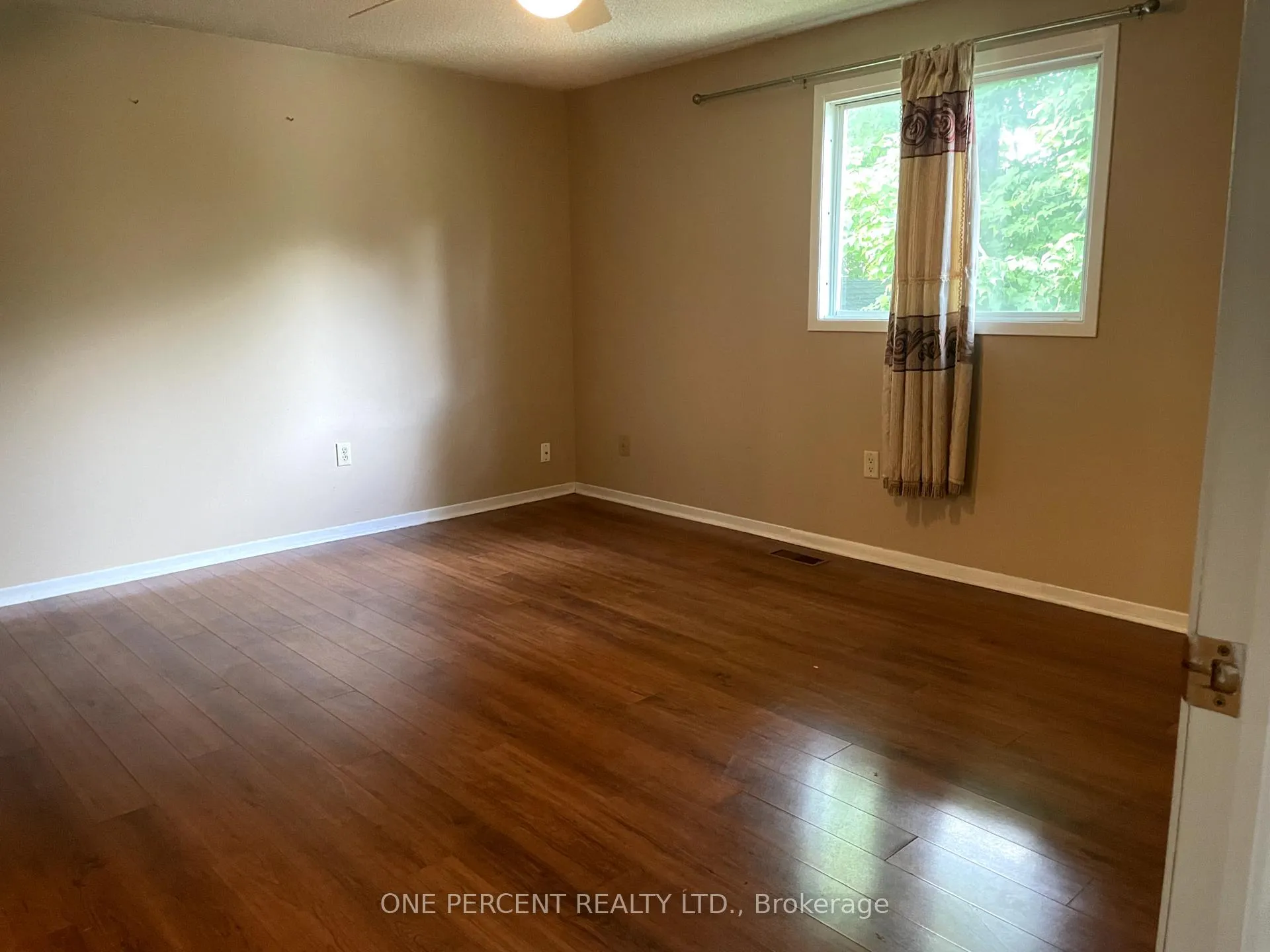 Photo 9 of 18 Craig Crescent N, Barrie, Sunnidale — HOMEH