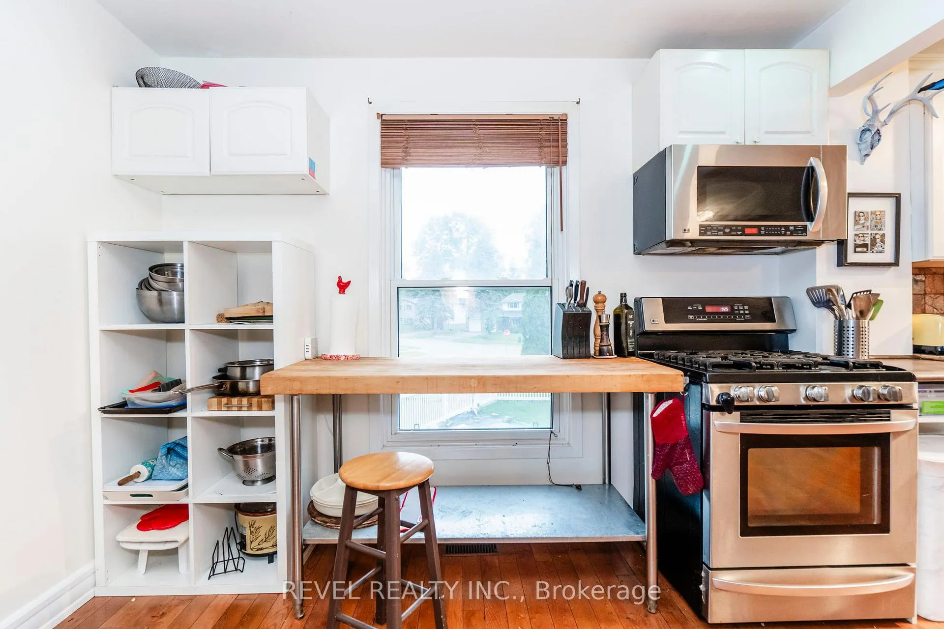 Photo 9 of 6 Huron Street, Barrie, North Shore — HOMEH
