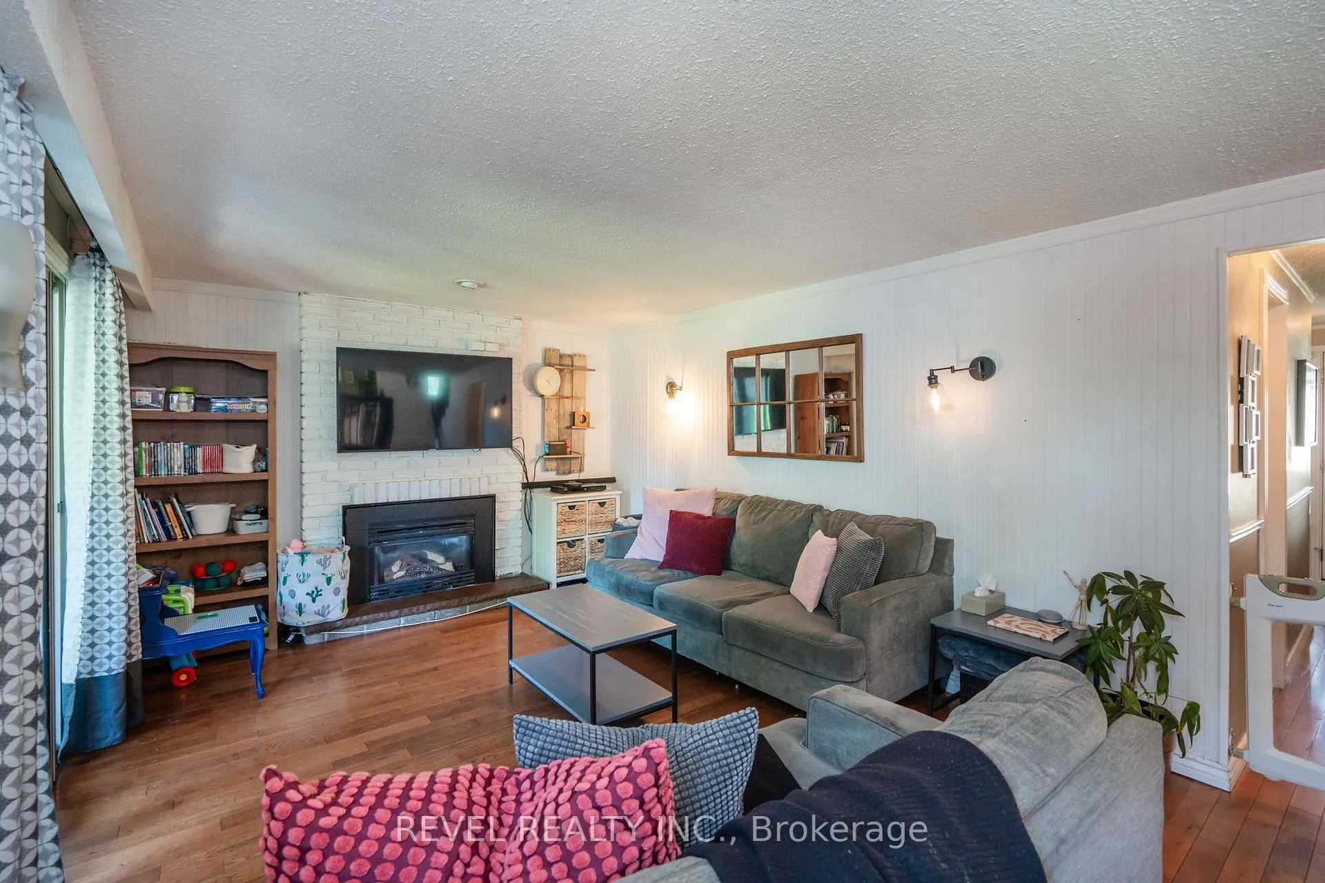 Photo 15 of 6 Huron Street, Barrie, North Shore — HOMEH