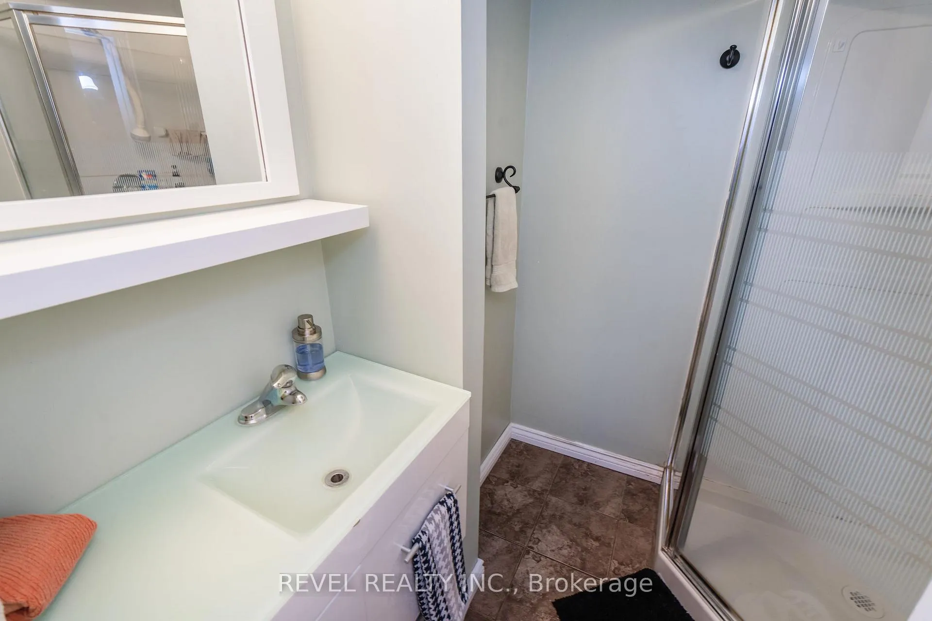 Photo 16 of 6 Huron Street, Barrie, North Shore — HOMEH