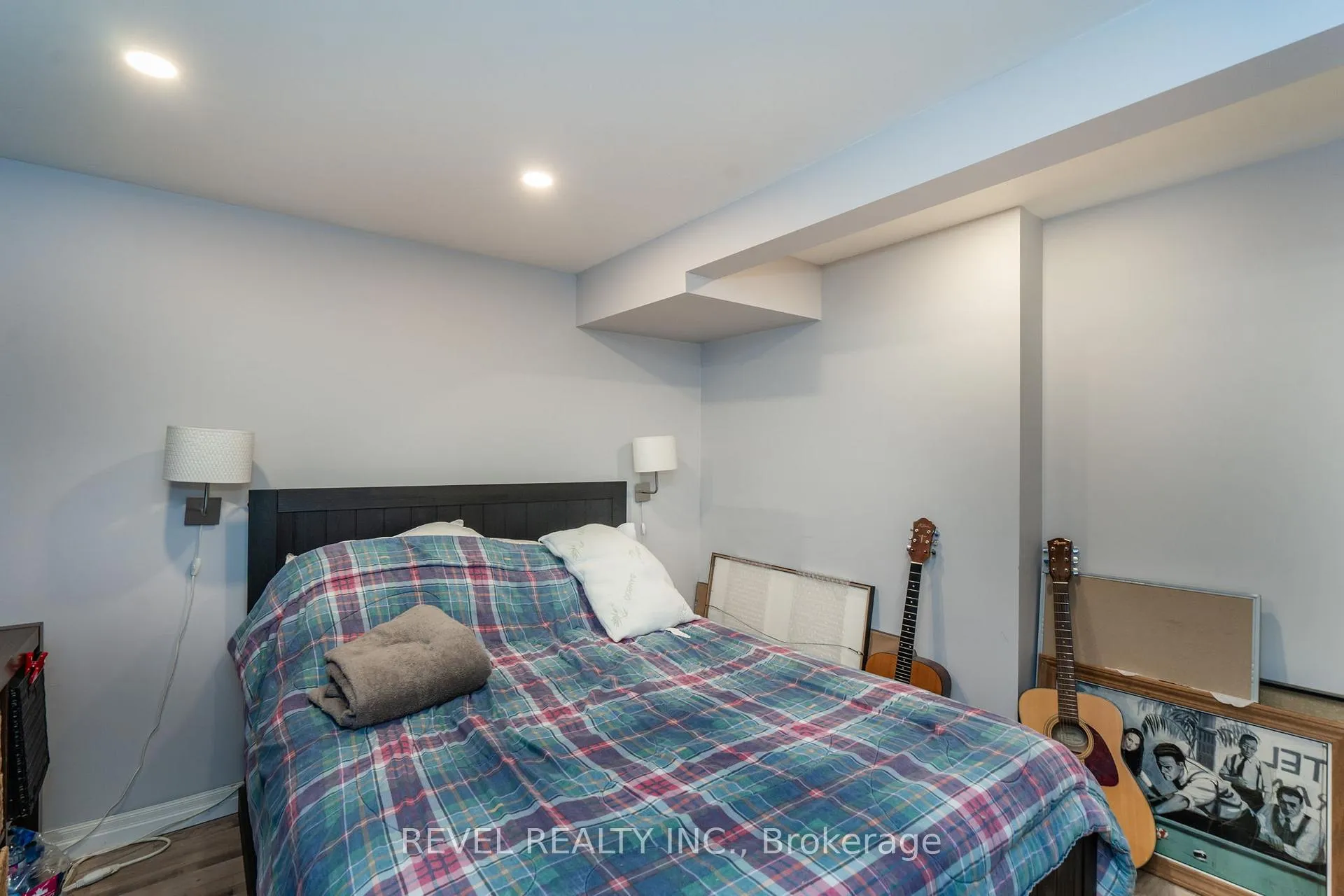 Photo 25 of 6 Huron Street, Barrie, North Shore — HOMEH