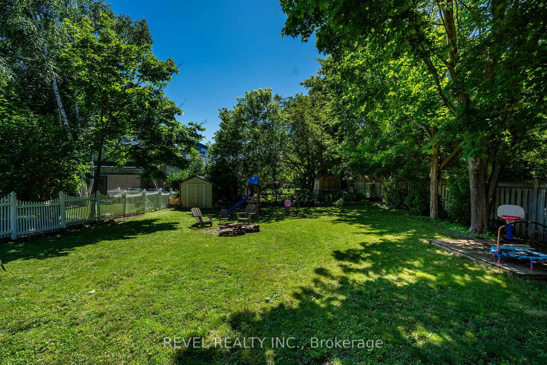 Photo 36 of 6 Huron Street, Barrie, North Shore — HOMEH