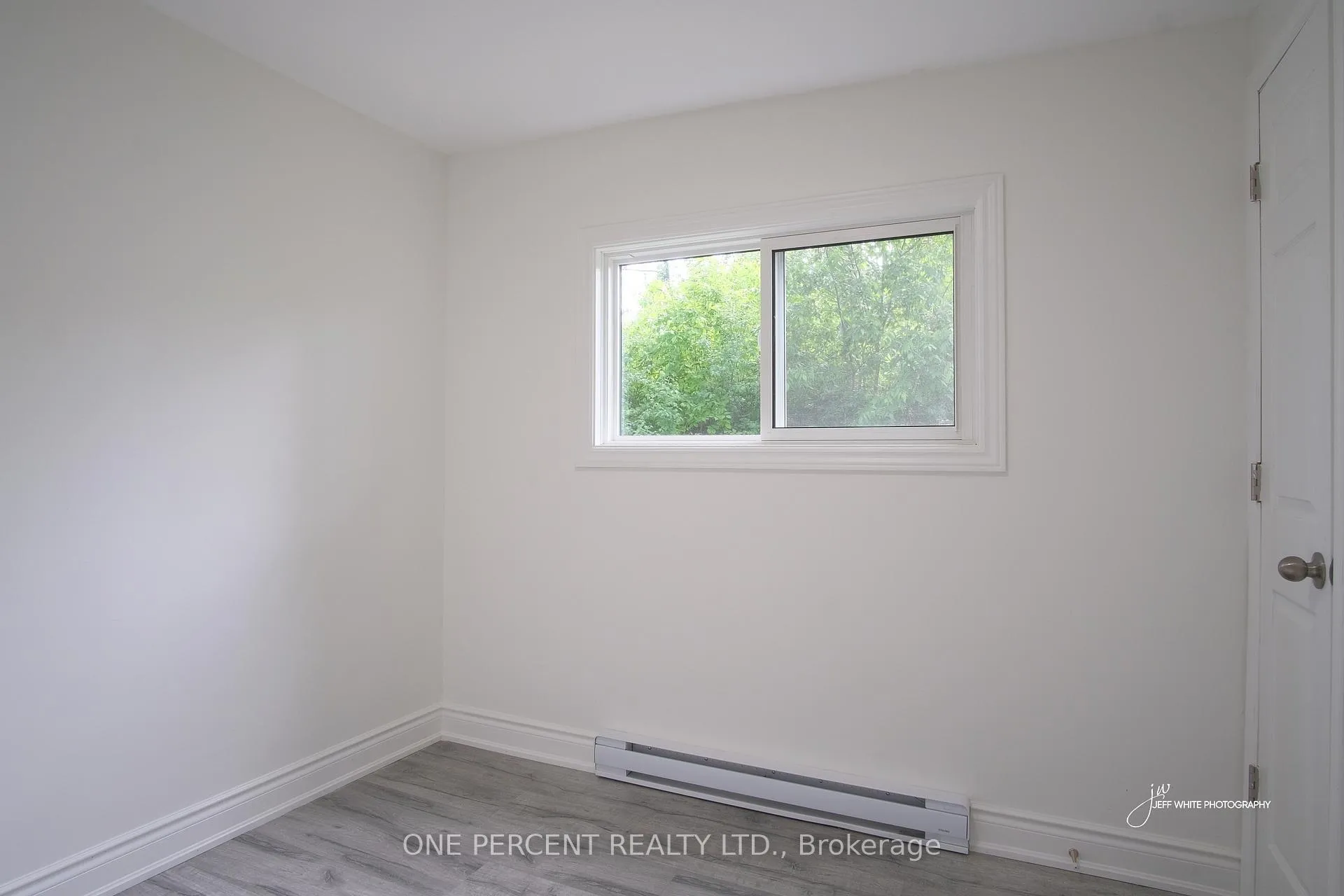 Photo 23 of 39 Broadview Street, Collingwood — HOMEH