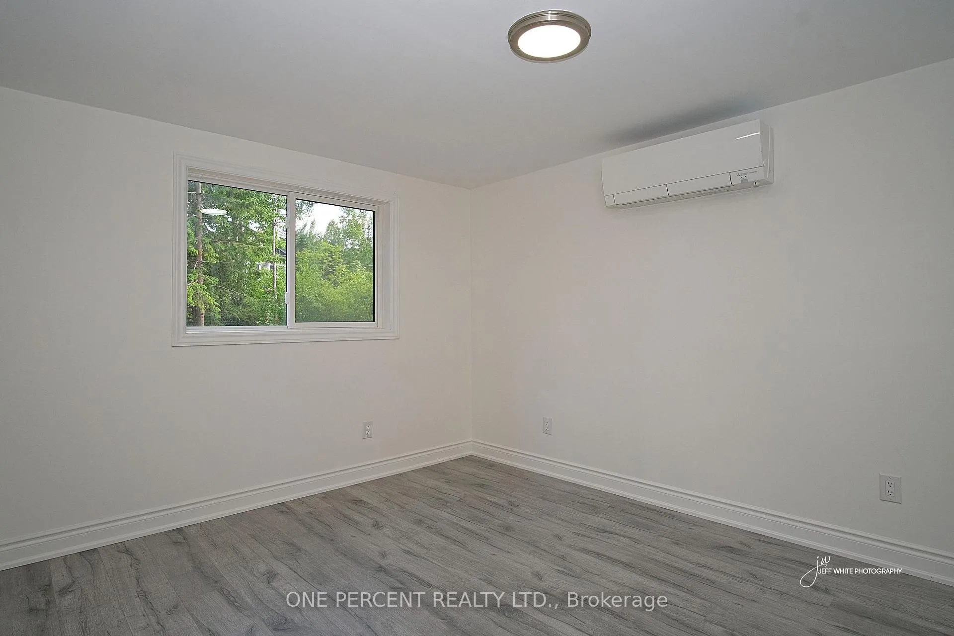 Photo 24 of 39 Broadview Street, Collingwood — HOMEH