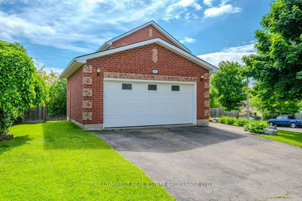 Photo 3 of 26 Oprington Drive, Kitchener — HOMEH