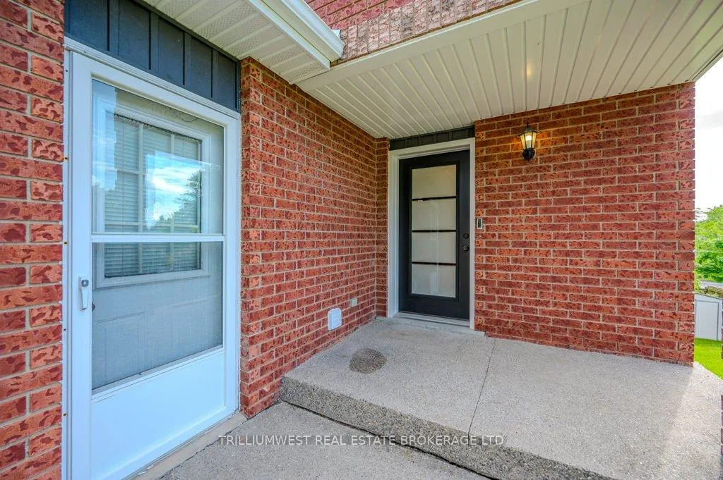 Photo 7 of 26 Oprington Drive, Kitchener — HOMEH
