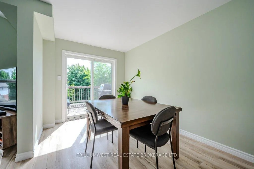 Photo 10 of 26 Oprington Drive, Kitchener — HOMEH
