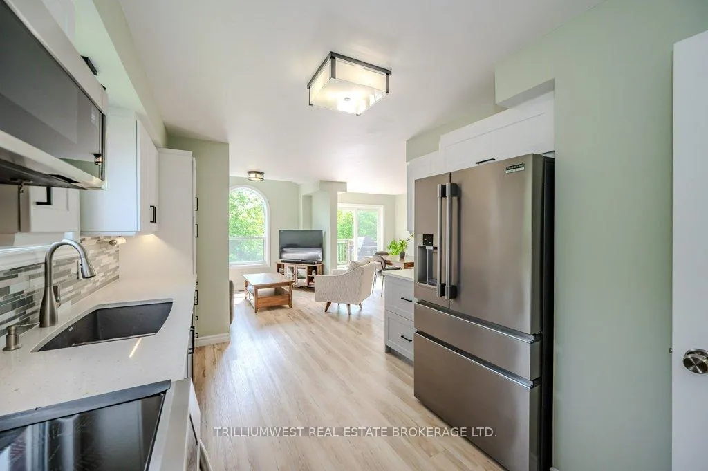 Photo 18 of 26 Oprington Drive, Kitchener — HOMEH