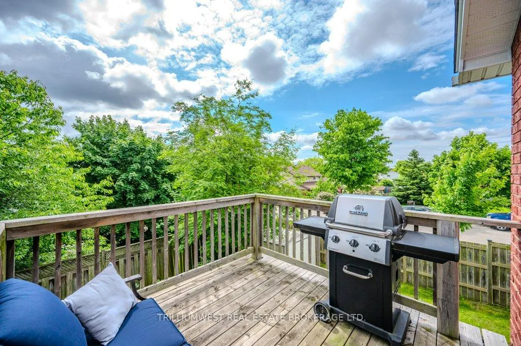 Photo 22 of 26 Oprington Drive, Kitchener — HOMEH