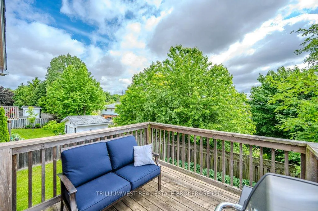 Photo 23 of 26 Oprington Drive, Kitchener — HOMEH