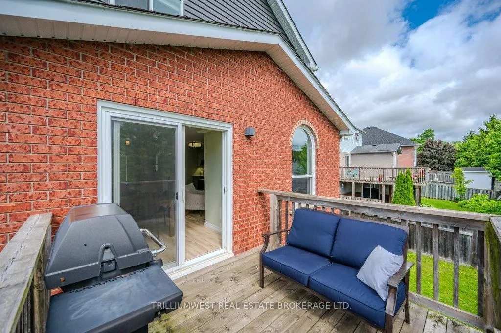 Photo 24 of 26 Oprington Drive, Kitchener — HOMEH