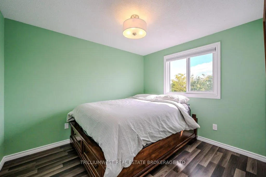 Photo 28 of 26 Oprington Drive, Kitchener — HOMEH