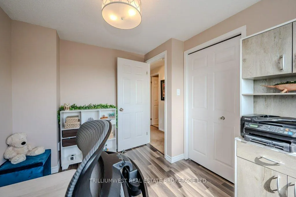 Photo 31 of 26 Oprington Drive, Kitchener — HOMEH
