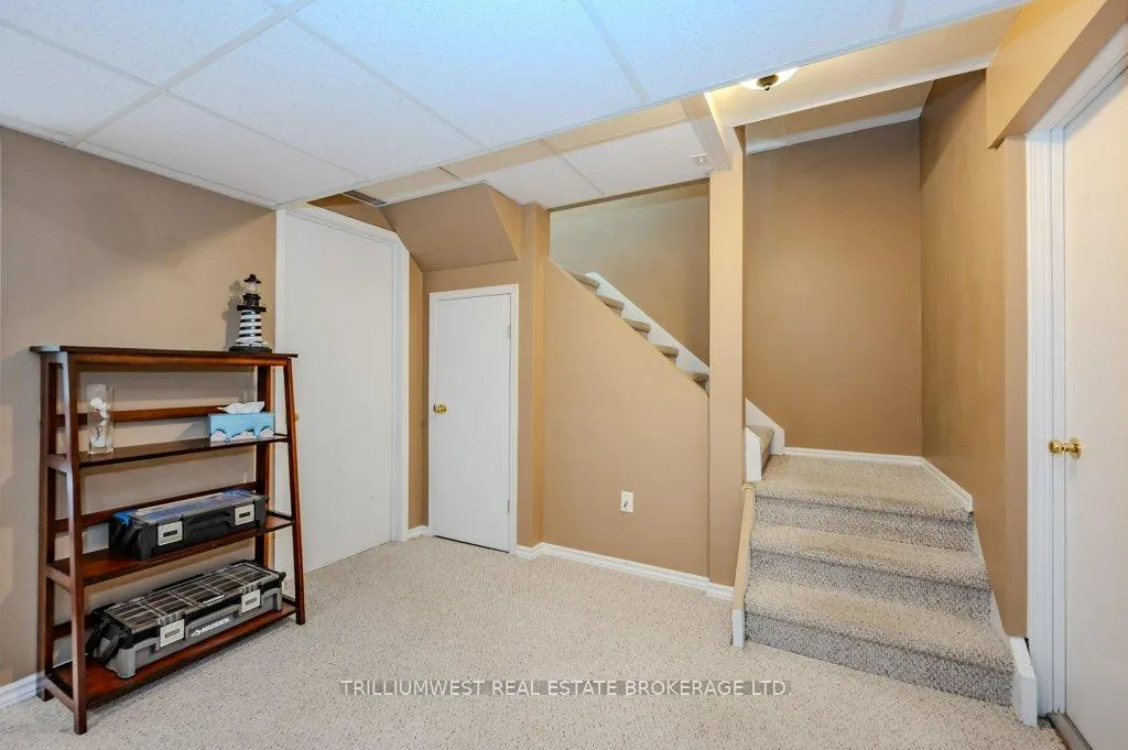 Photo 36 of 26 Oprington Drive, Kitchener — HOMEH