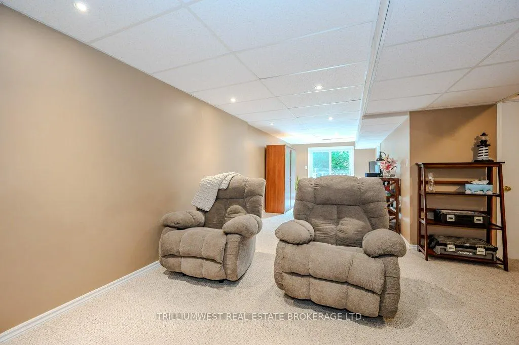Photo 38 of 26 Oprington Drive, Kitchener — HOMEH