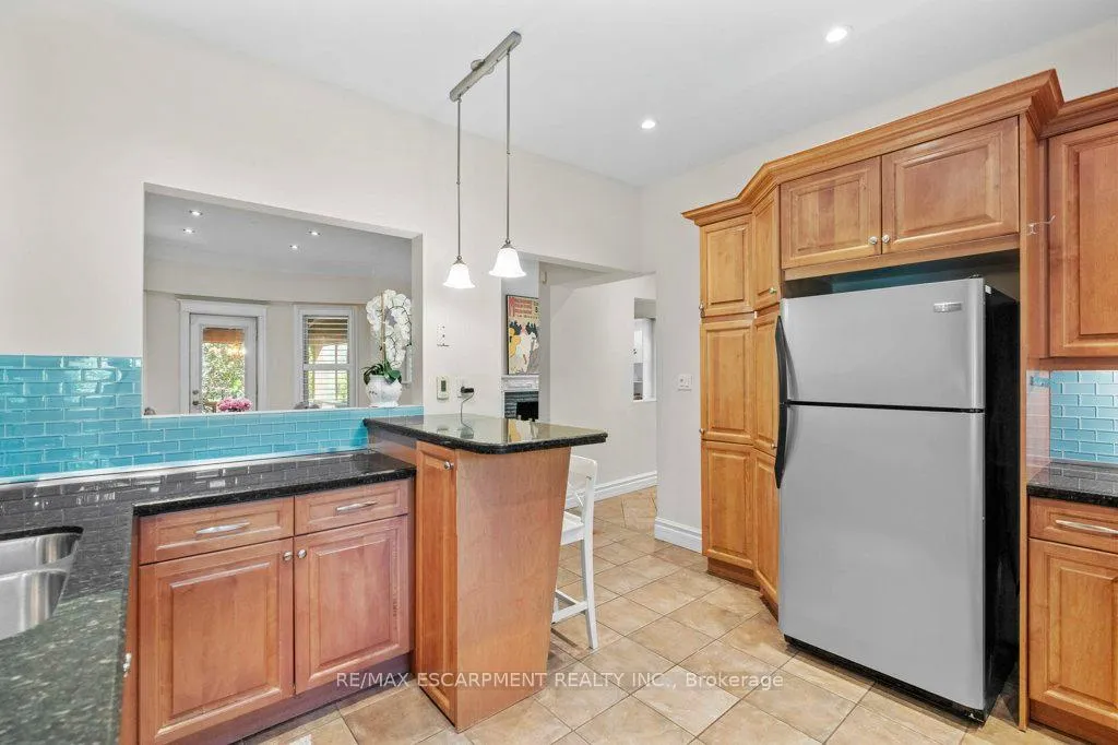 Photo 9 of 15 Freeman Place, Hamilton, Durand — HOMEH