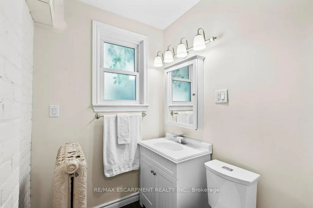 Photo 16 of 15 Freeman Place, Hamilton, Durand — HOMEH