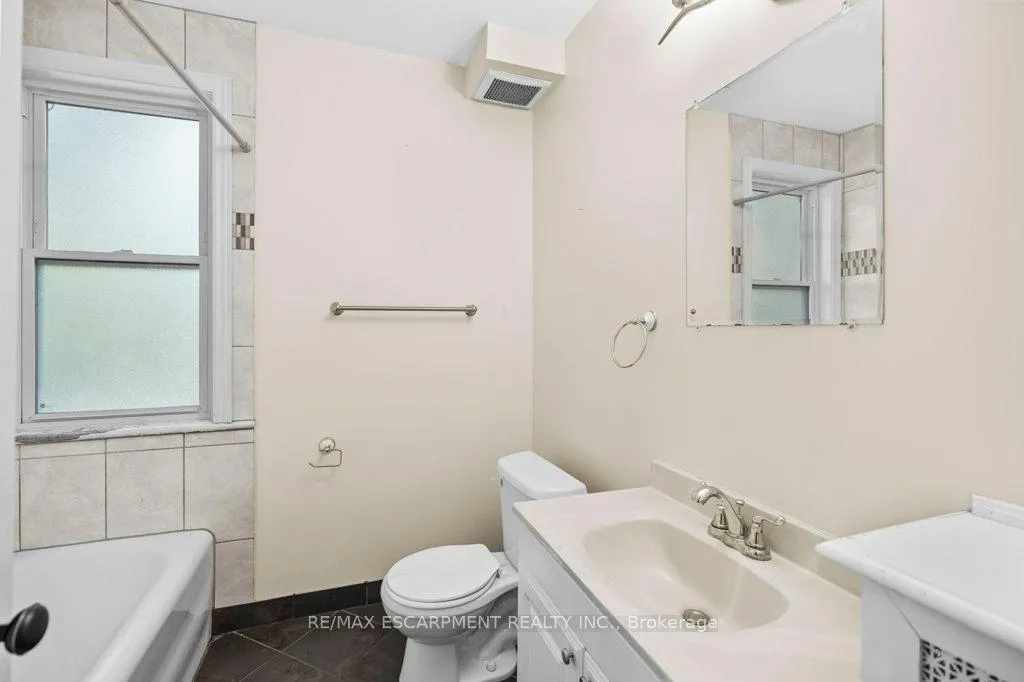 Photo 25 of 15 Freeman Place, Hamilton, Durand — HOMEH