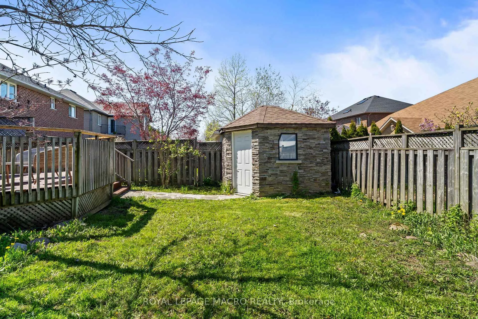 Photo 6 of 44 Davis Crescent, Hamilton, Stoney Creek Mountain — HOMEH