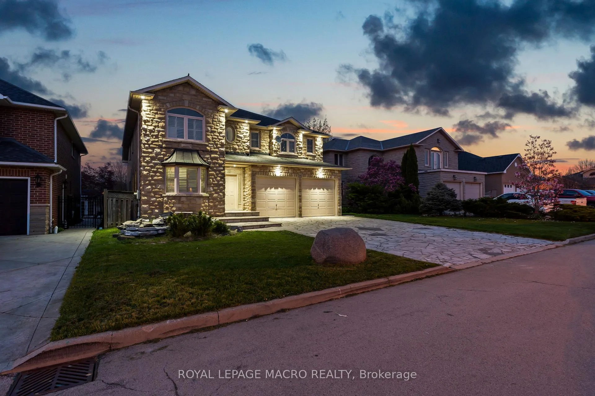 Photo 12 of 44 Davis Crescent, Hamilton, Stoney Creek Mountain — HOMEH