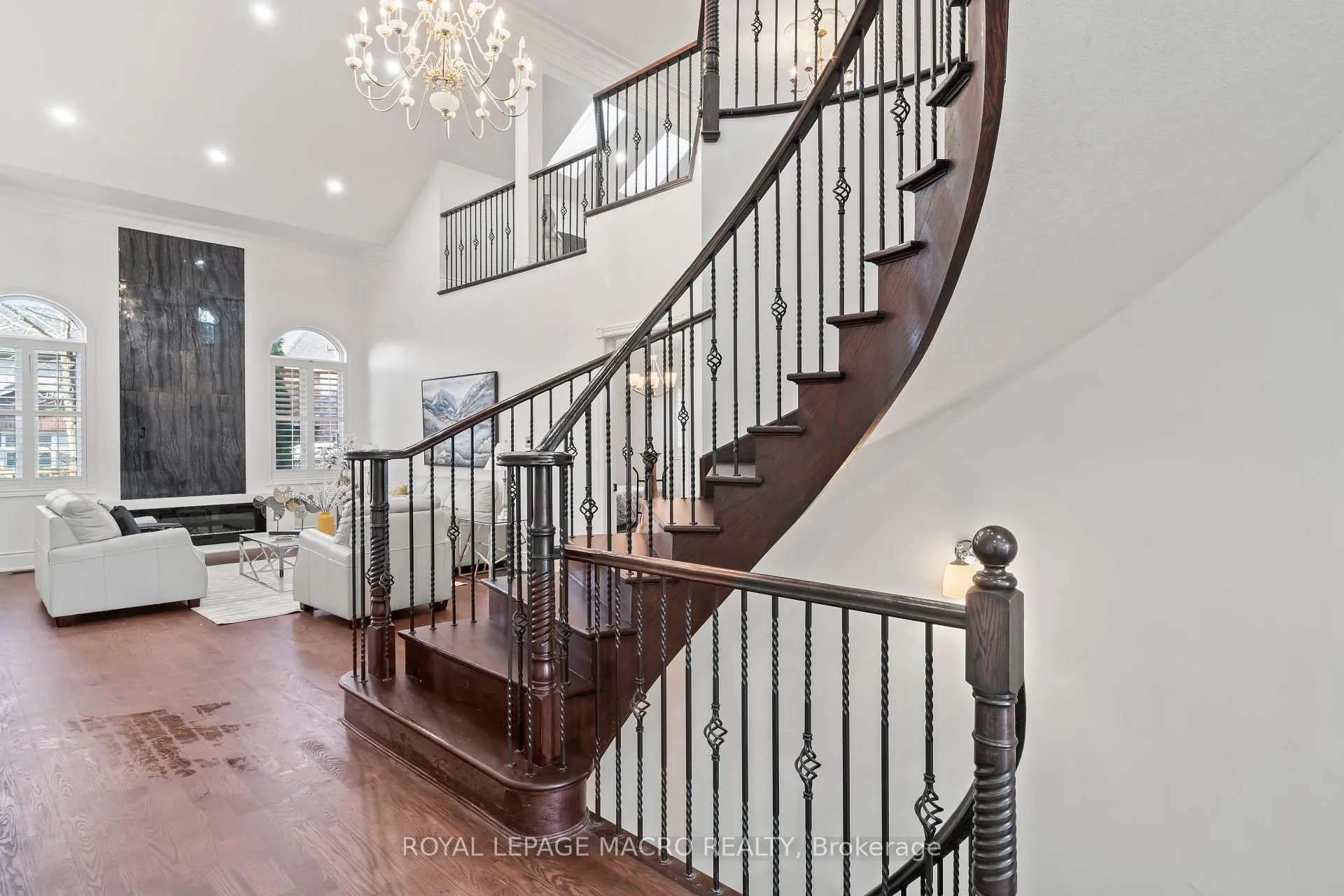 Photo 18 of 44 Davis Crescent, Hamilton, Stoney Creek Mountain — HOMEH
