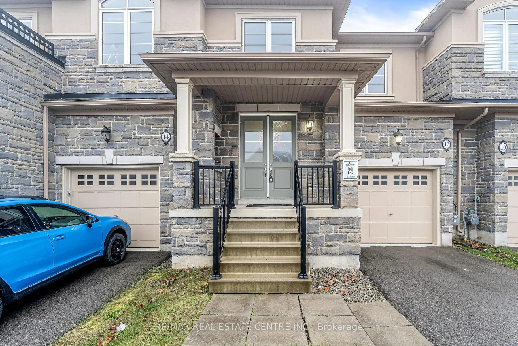 Photo 2 of 12 Heming Trail, Hamilton, Ancaster — HOMEH