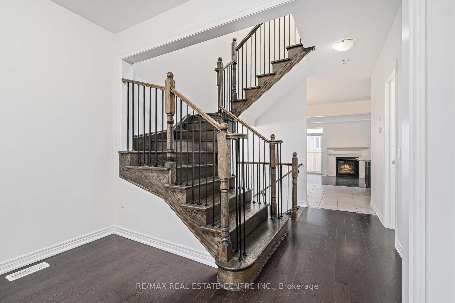 Photo 16 of 12 Heming Trail, Hamilton, Ancaster — HOMEH
