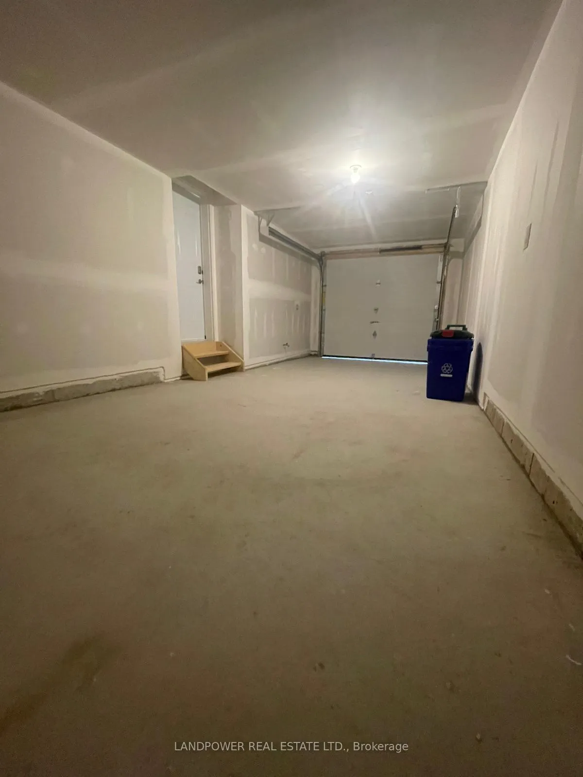 Photo 3 of 25 Schmidt Lane, Markham, Angus Glen — HOMEH