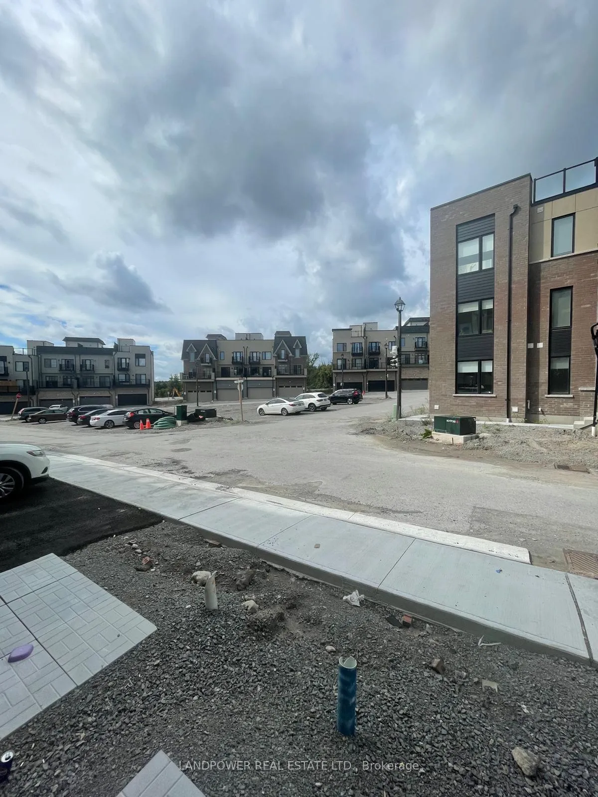 Photo 7 of 25 Schmidt Lane, Markham, Angus Glen — HOMEH