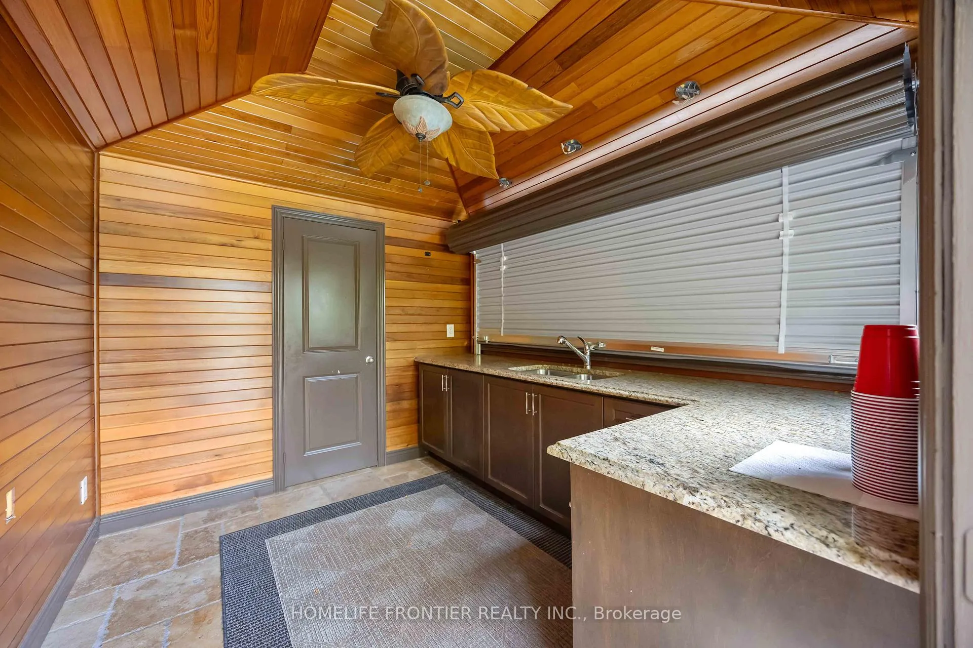 Photo 5 of 192 Kimber Crescent W, Vaughan, East Woodbridge — HOMEH